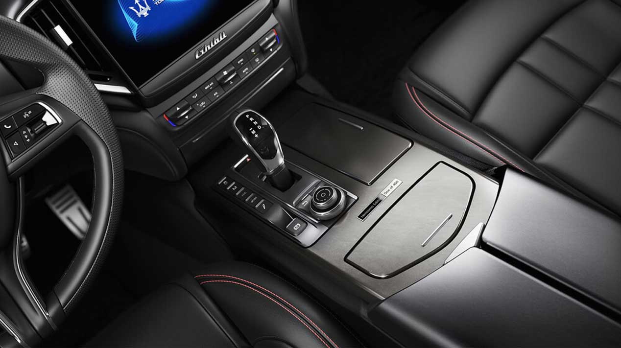 Maserati presenta su acabado Nerissimo para el Levante, el Ghibli y el Quattroporte