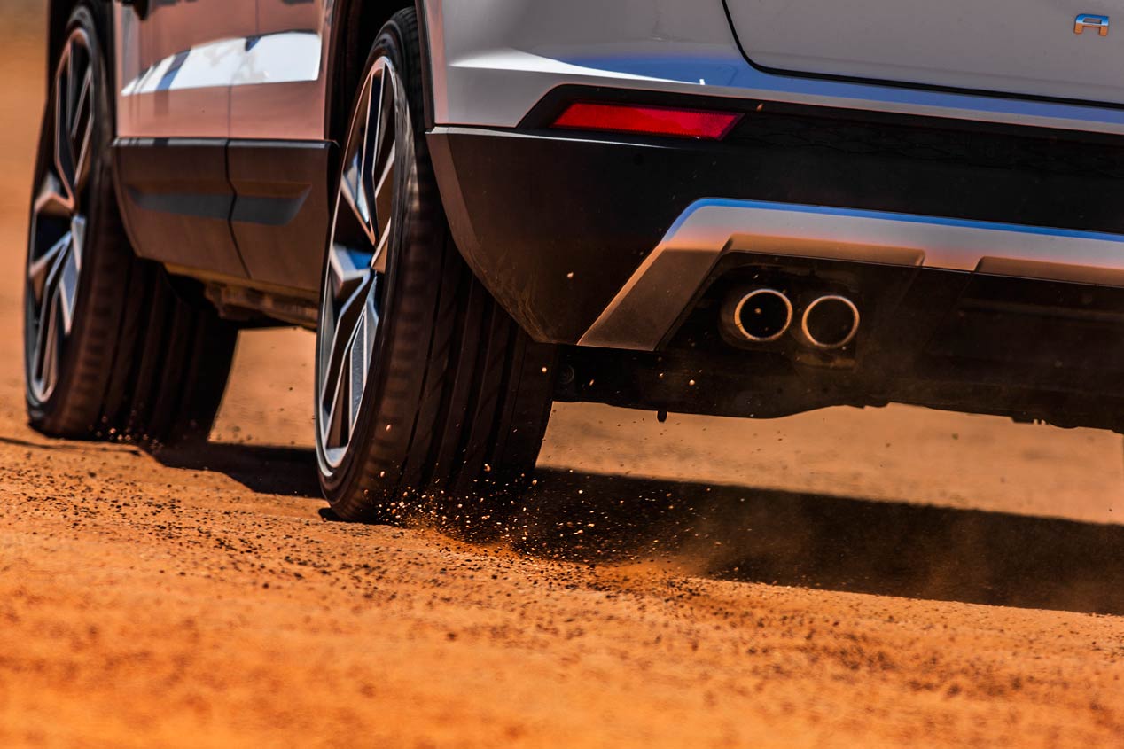 Así se ponen al límite las piezas de los coches