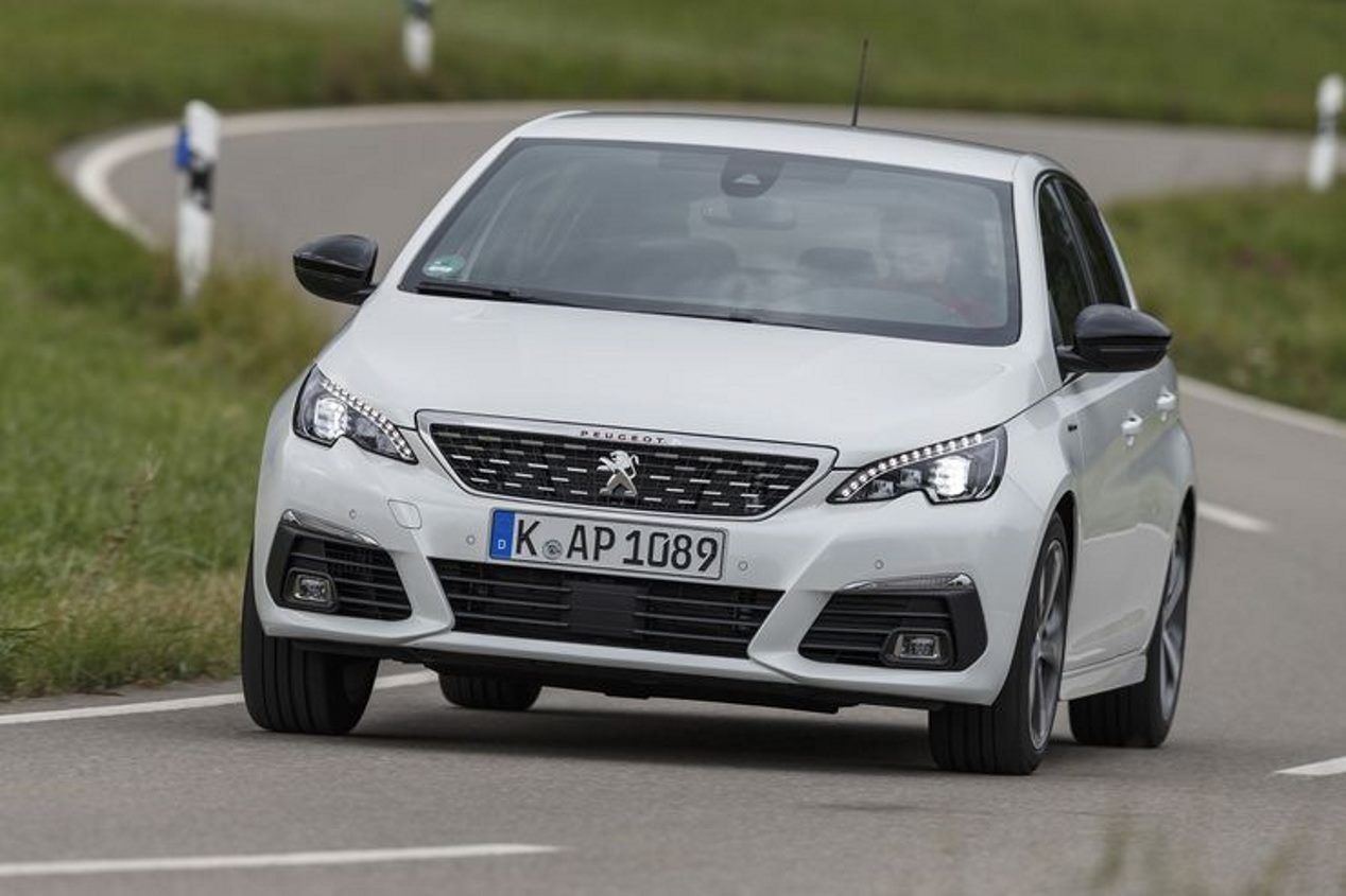 Comparativa: Peugeot 308 PureTech, VW Golf TSI, Hyundai i30 T-GDI y Opel Astra Turbo