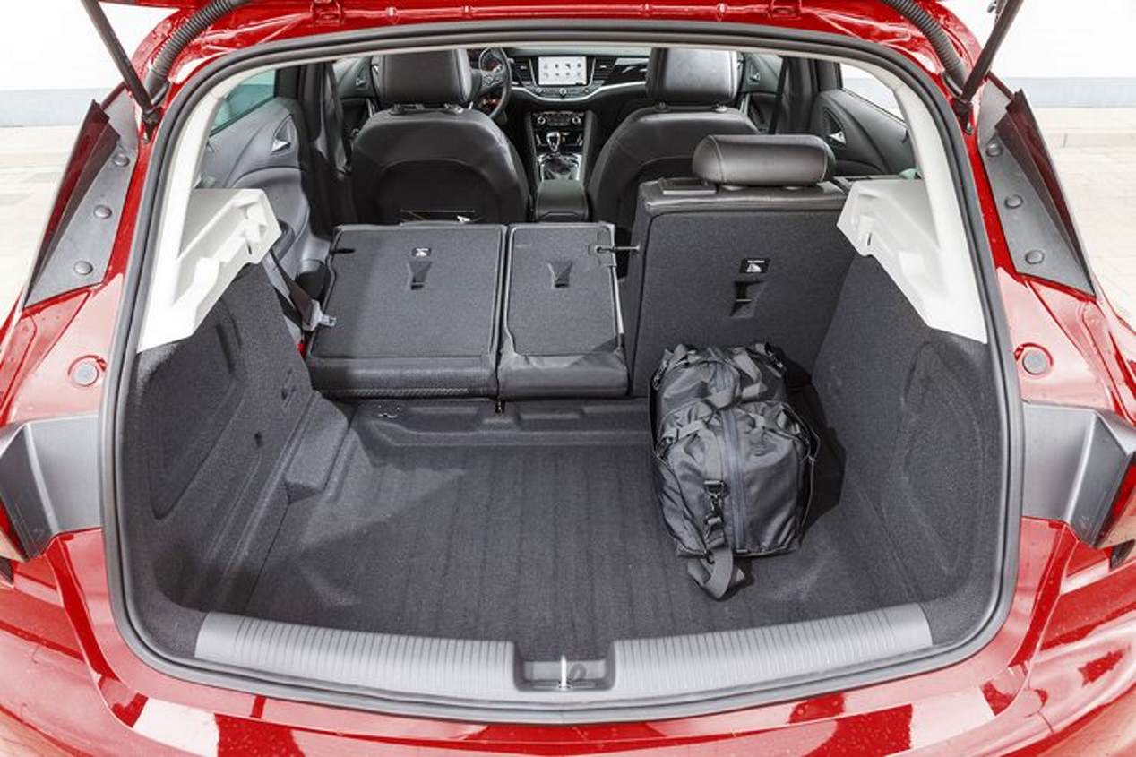 Comparativa: Peugeot 308 PureTech, VW Golf TSI, Hyundai i30 T-GDI y Opel Astra Turbo