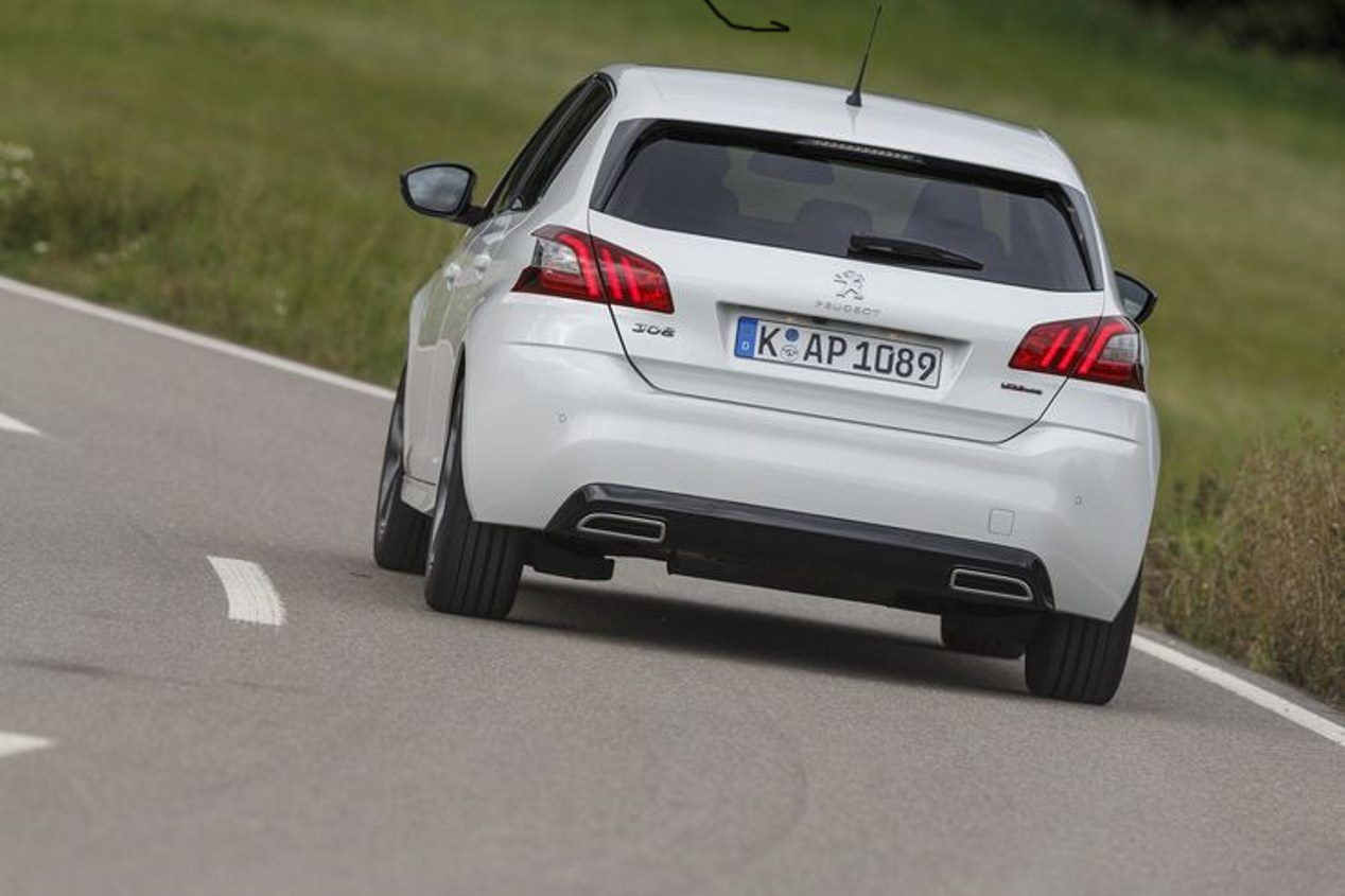 Comparativa: Peugeot 308 PureTech, VW Golf TSI, Hyundai i30 T-GDI y Opel Astra Turbo