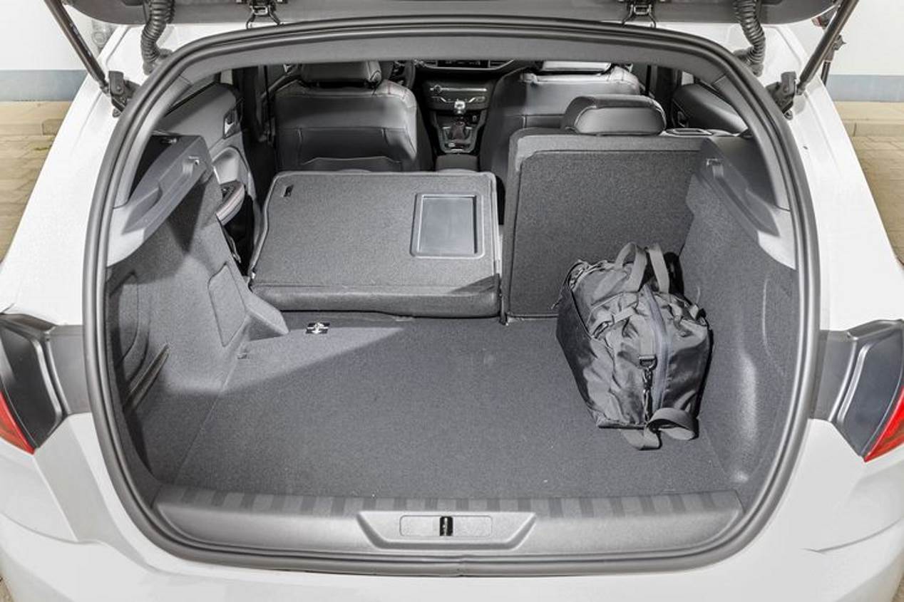 Comparativa: Peugeot 308 PureTech, VW Golf TSI, Hyundai i30 T-GDI y Opel Astra Turbo