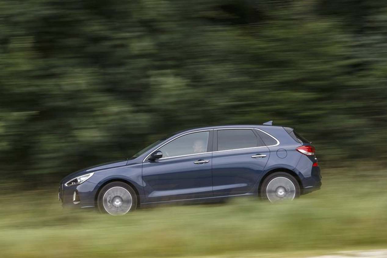 Comparativa: Peugeot 308 PureTech, VW Golf TSI, Hyundai i30 T-GDI y Opel Astra Turbo