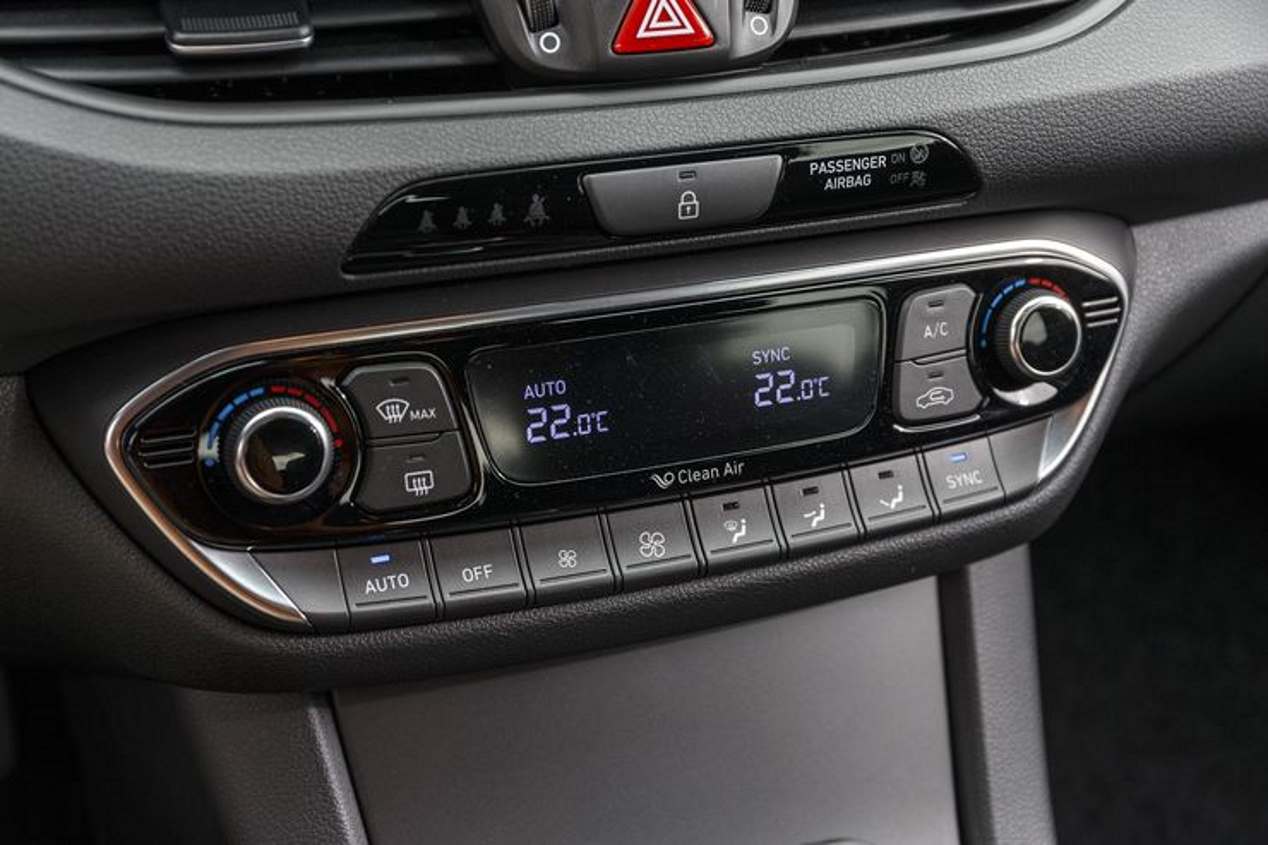 Comparativa: Peugeot 308 PureTech, VW Golf TSI, Hyundai i30 T-GDI y Opel Astra Turbo