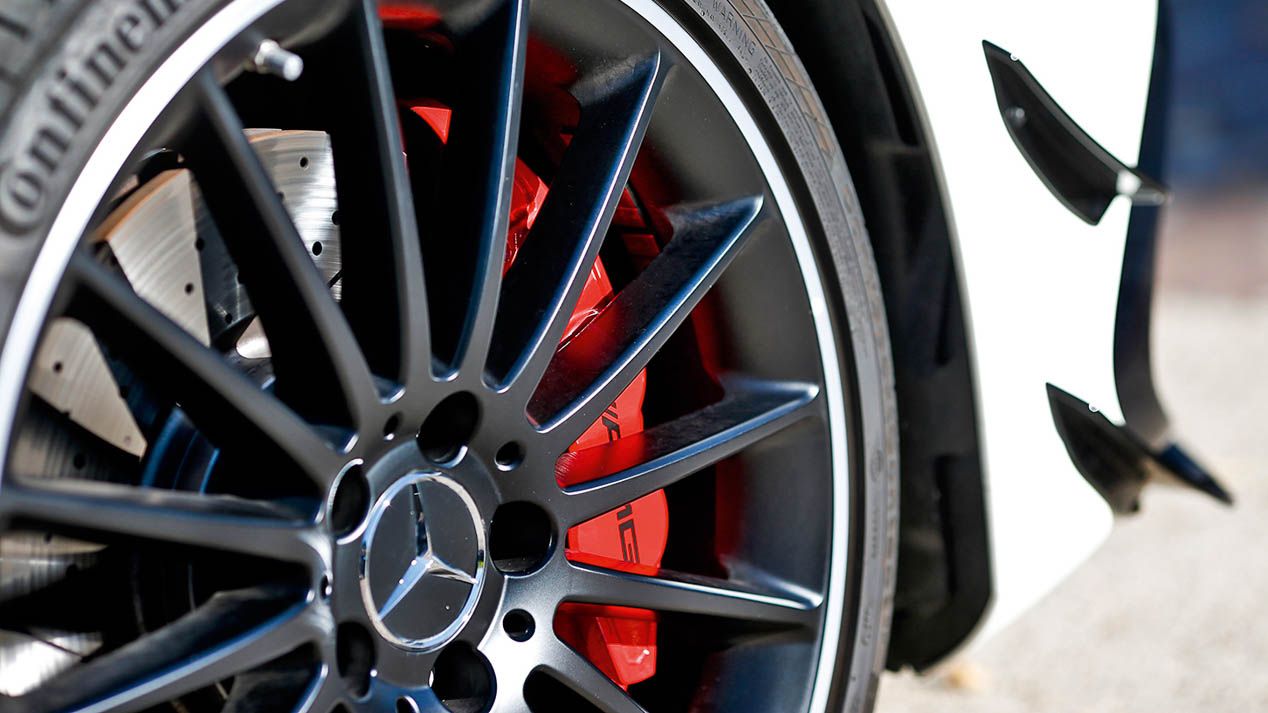 Comparativa entre Audi RS 3 Sedán y el Mercedes-AMG CLA 45