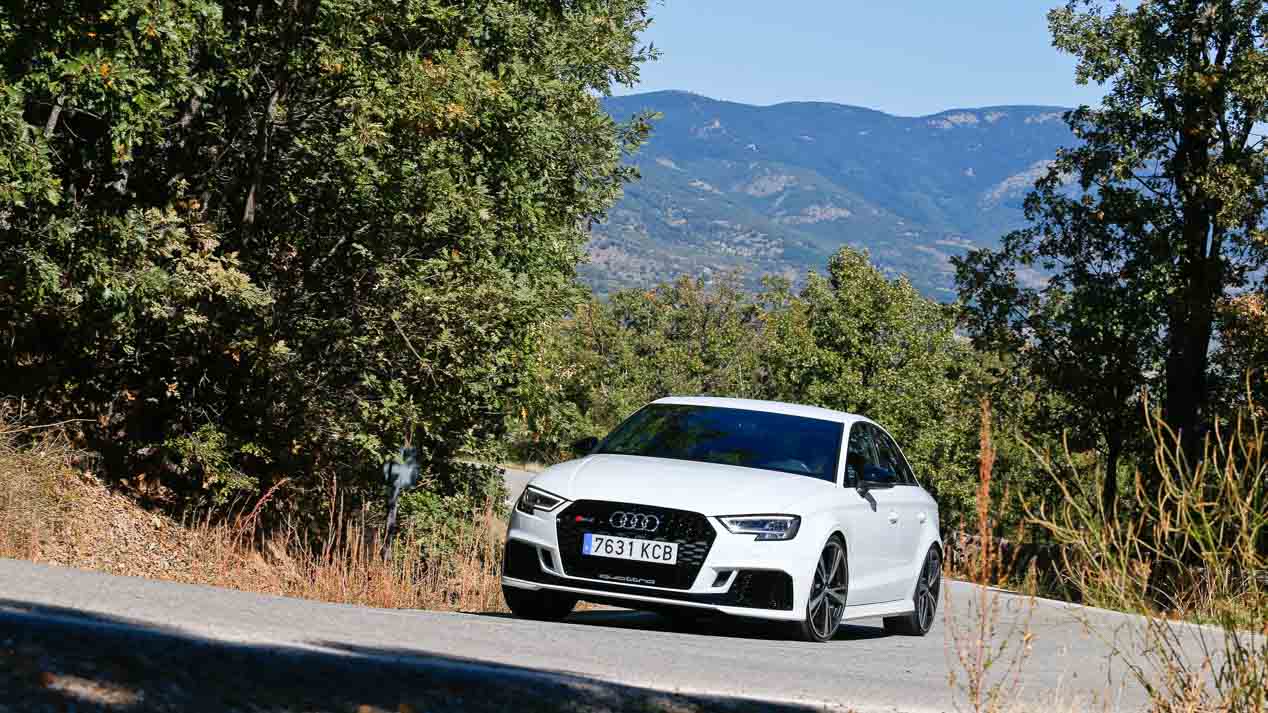 Comparativa entre Audi RS 3 Sedán y el Mercedes-AMG CLA 45