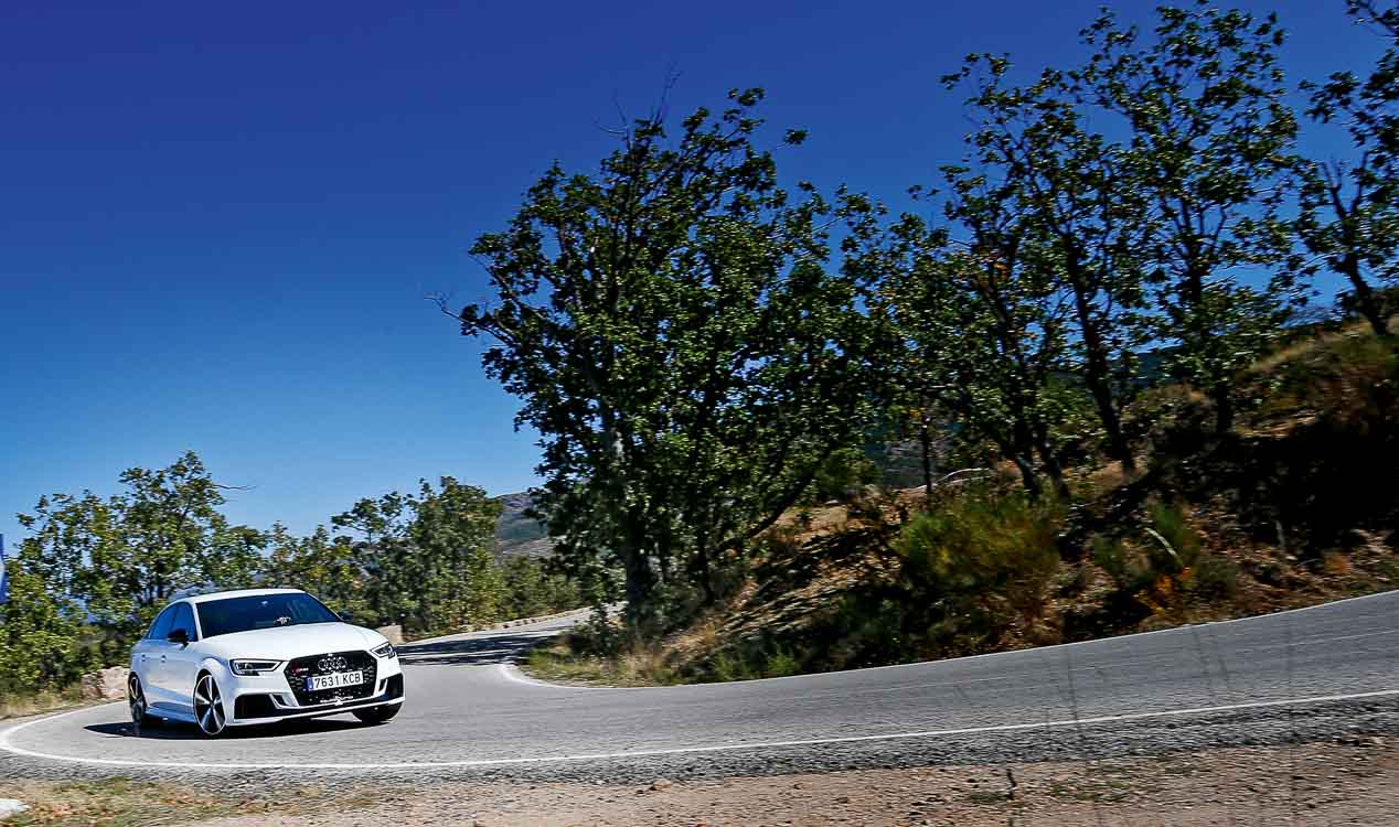 Comparativa entre Audi RS 3 Sedán y el Mercedes-AMG CLA 45