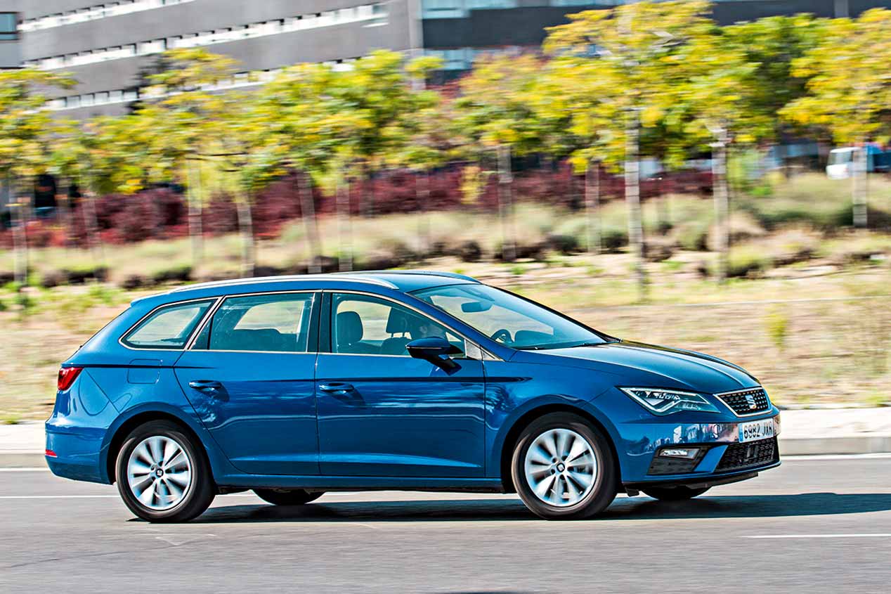 Comparamos el Seat León TGI bi-fuel de gas y el Toyota Auris híbrido