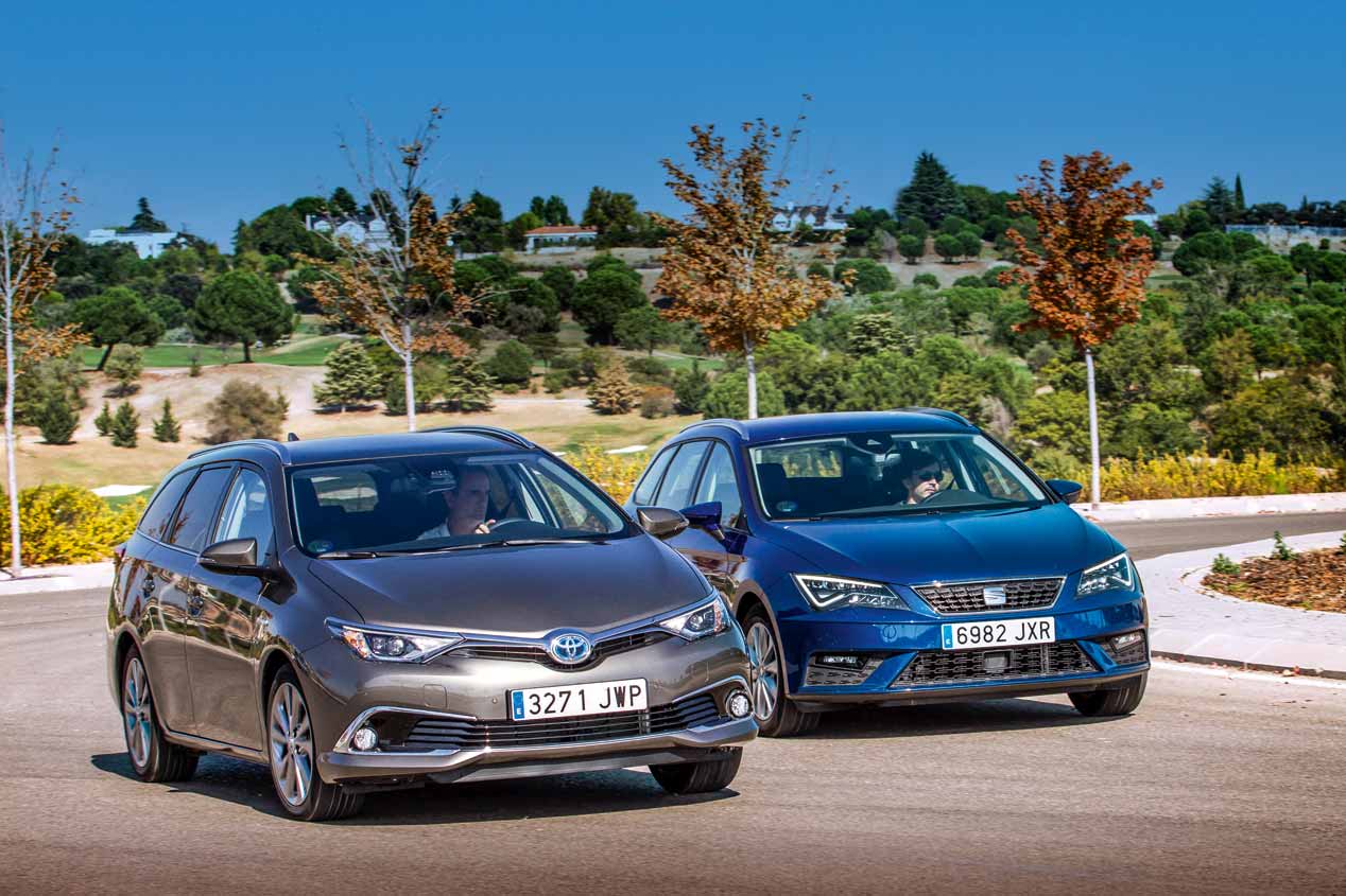 Comparamos el Seat León TGI bi-fuel de gas y el Toyota Auris híbrido