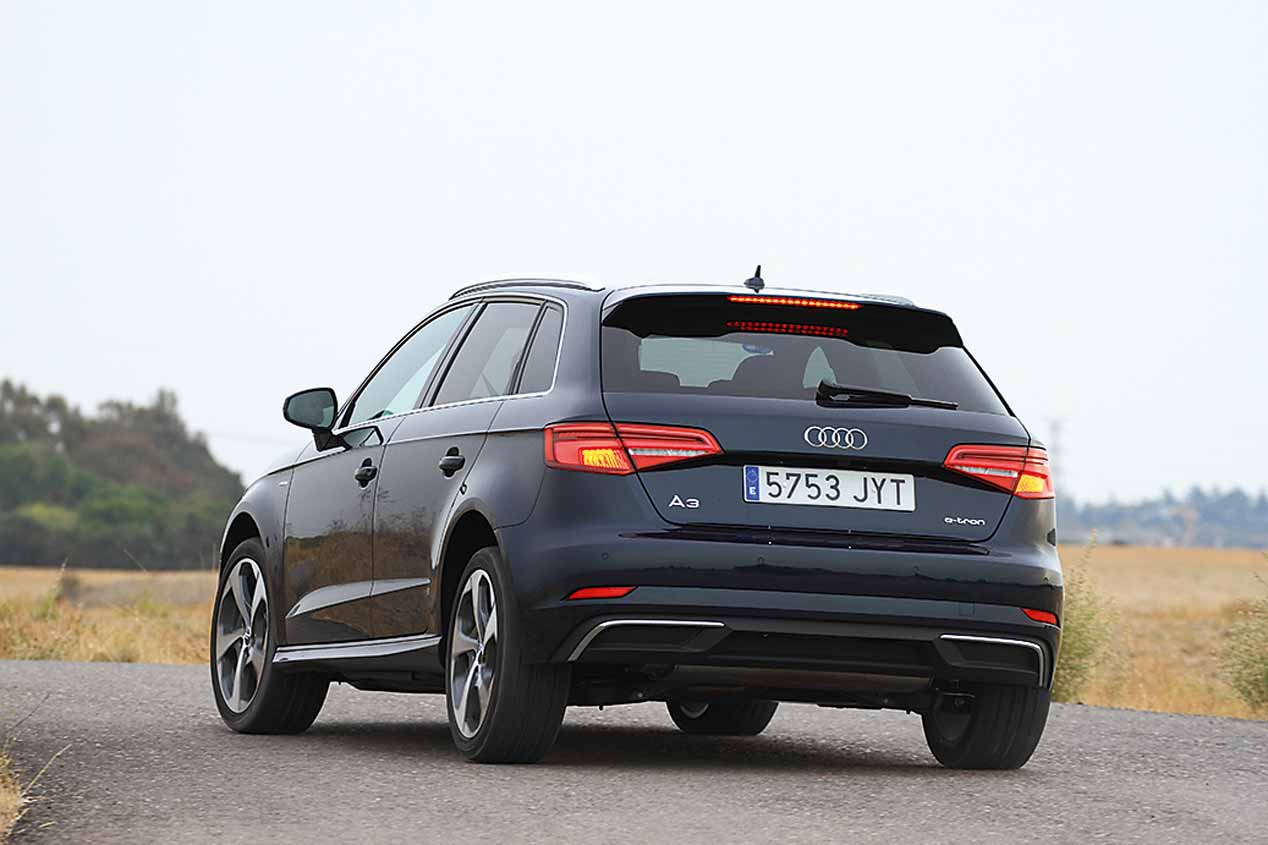 A prueba los Audi A3 e-tron, Mini Countryman S E y VW Golf GTE