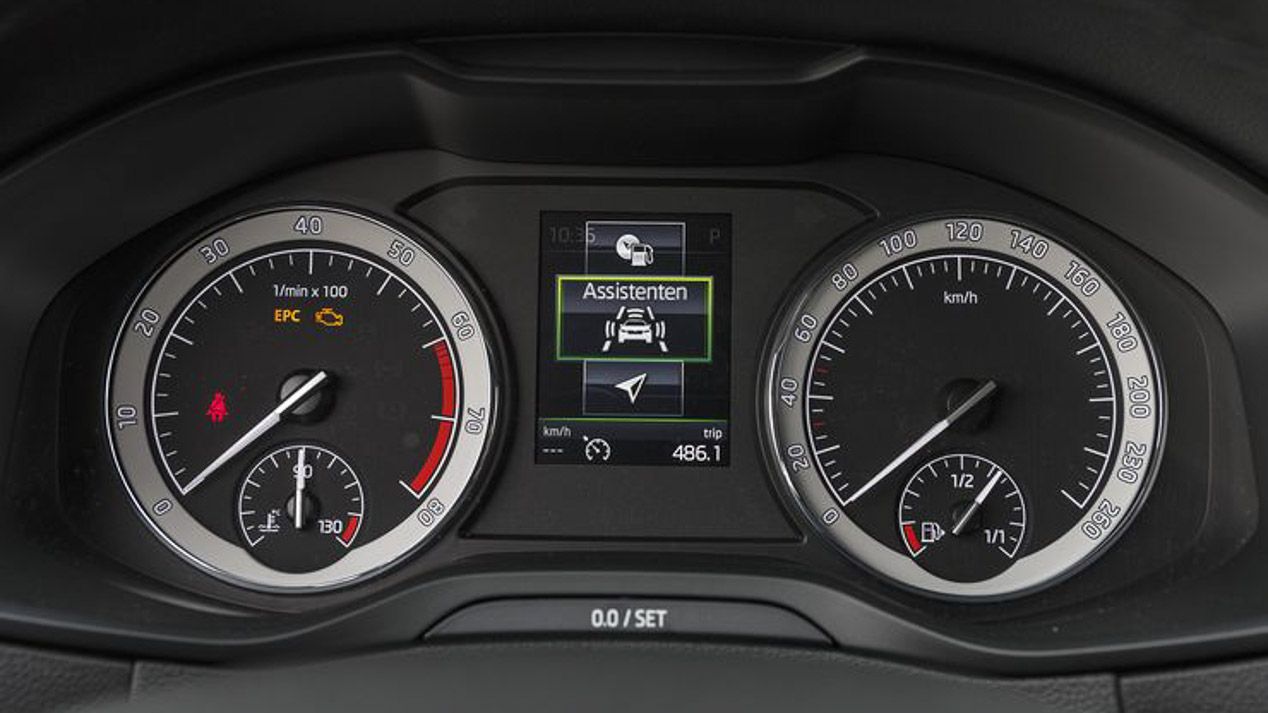 Comparativa SUV: Skoda Karoq TSI vs Nissan Qashqai DIG-T vs VW Tiguan TSI
