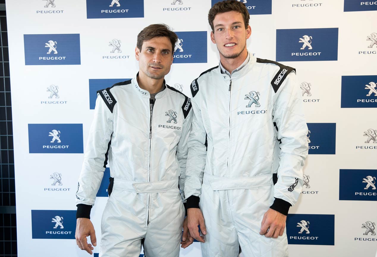 Carlos Sainz, Edurne, David Ferrer y Pablo Carreño, con el Peugeot 308 GTI