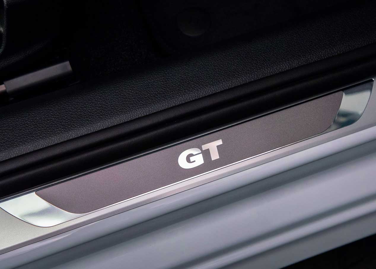 Volkswagen Passat GT, todas las imágenes de su versión más deportiva