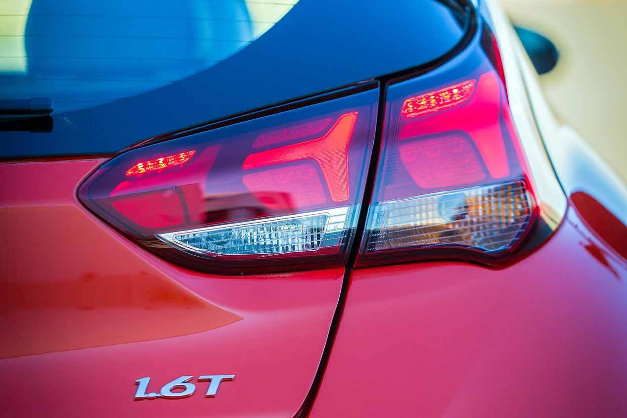 Hyundai Veloster 2019, vuelve el coupé de tres puertas asimétricas