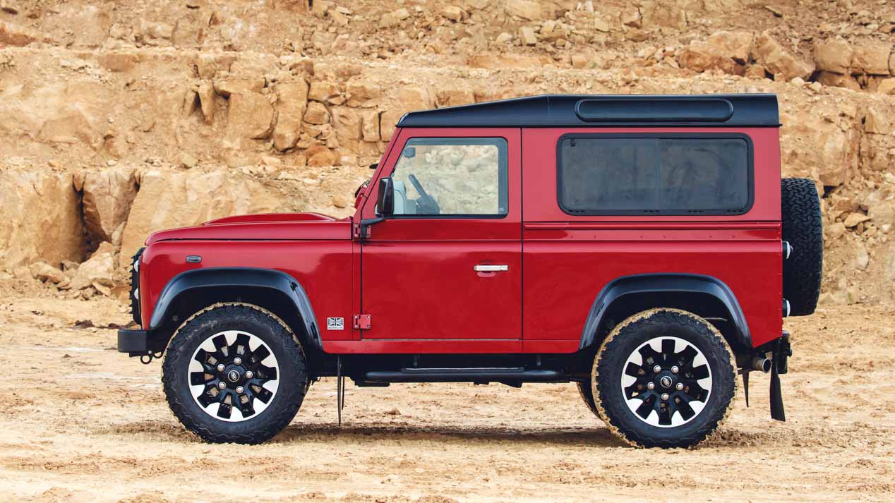 Land Rover Defender V8 70 aniversario, volver a nacer