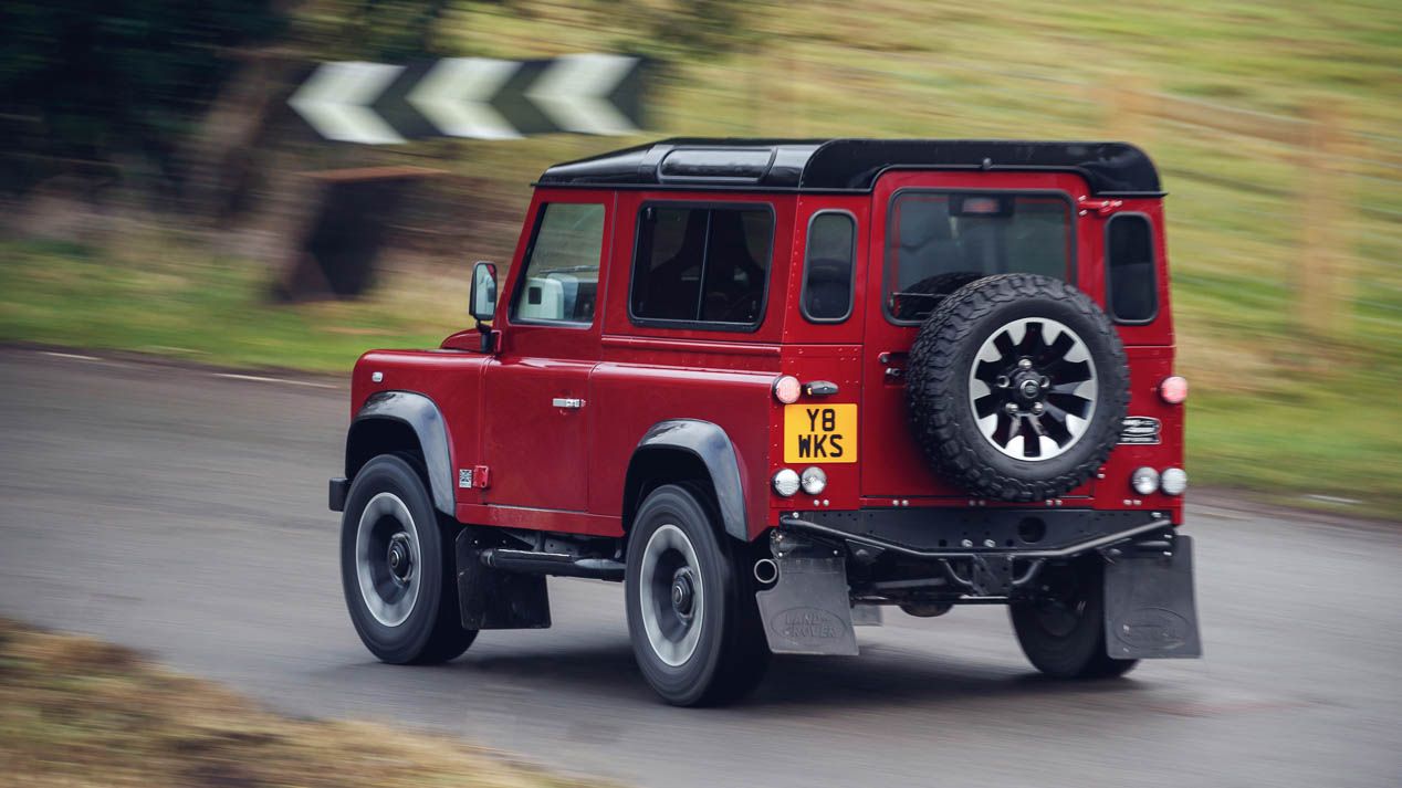 Land Rover Defender V8 70 aniversario, volver a nacer