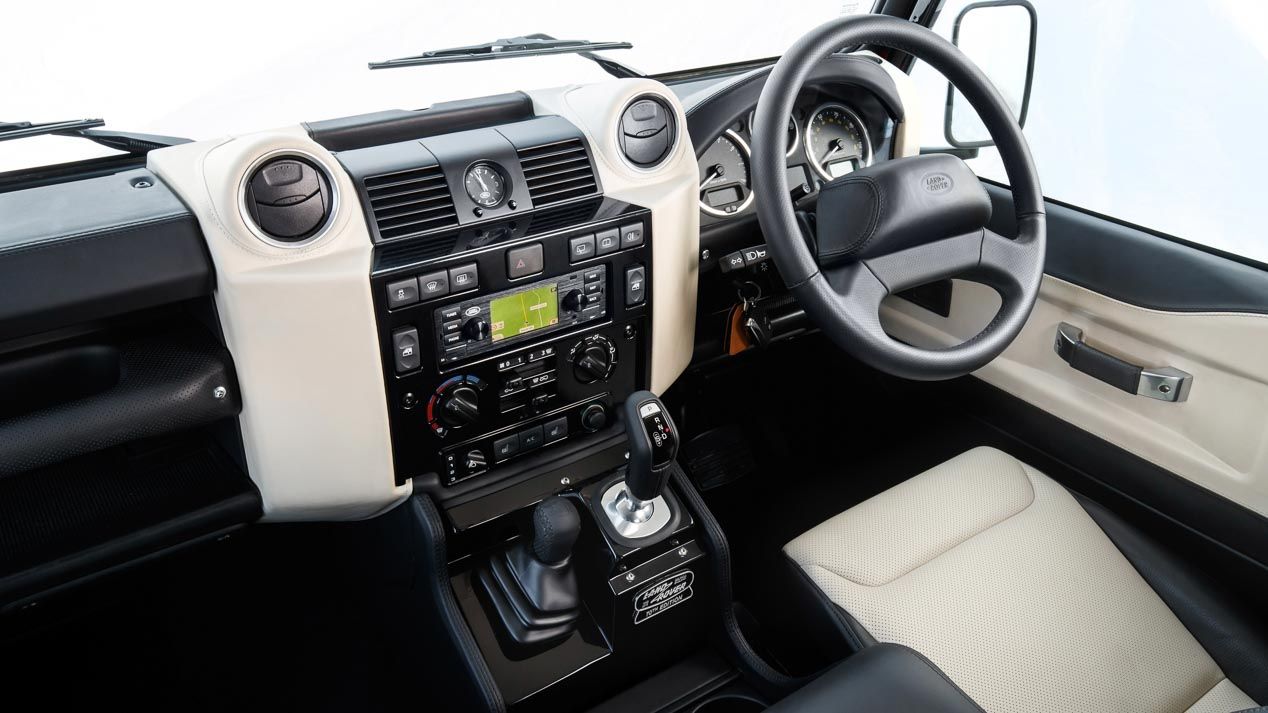 Land Rover Defender V8 70 aniversario, volver a nacer