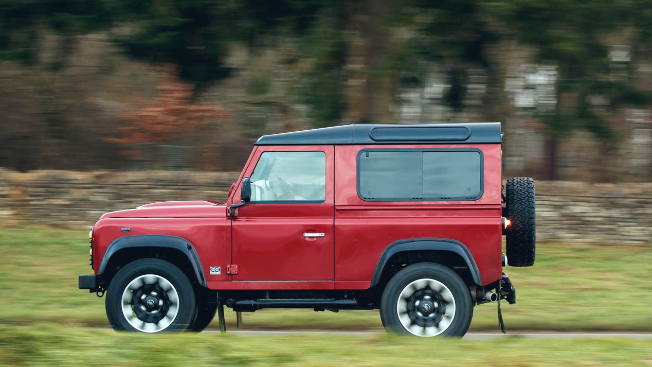Land Rover Defender V8 70 aniversario, volver a nacer