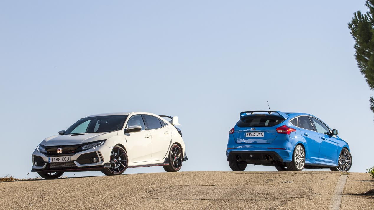 Ford Focus RS vs Honda Civic Type R: El compacto más rápido