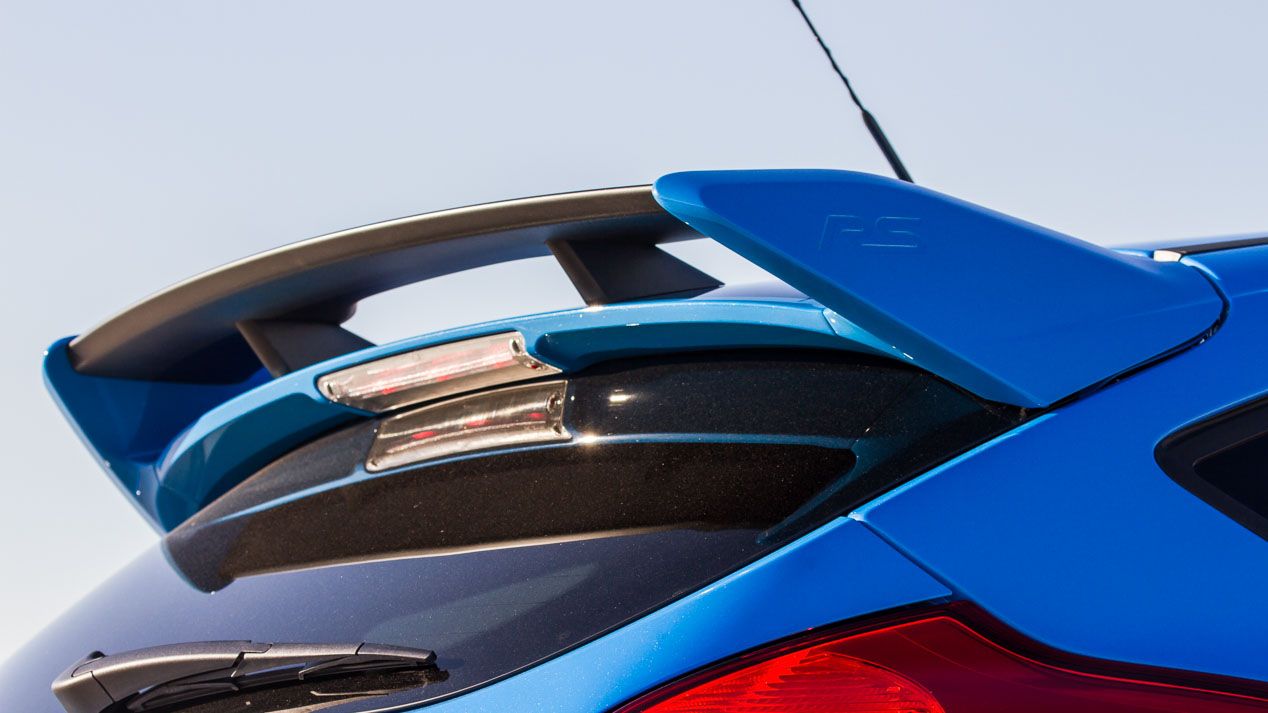 Ford Focus RS vs Honda Civic Type R: El compacto más rápido