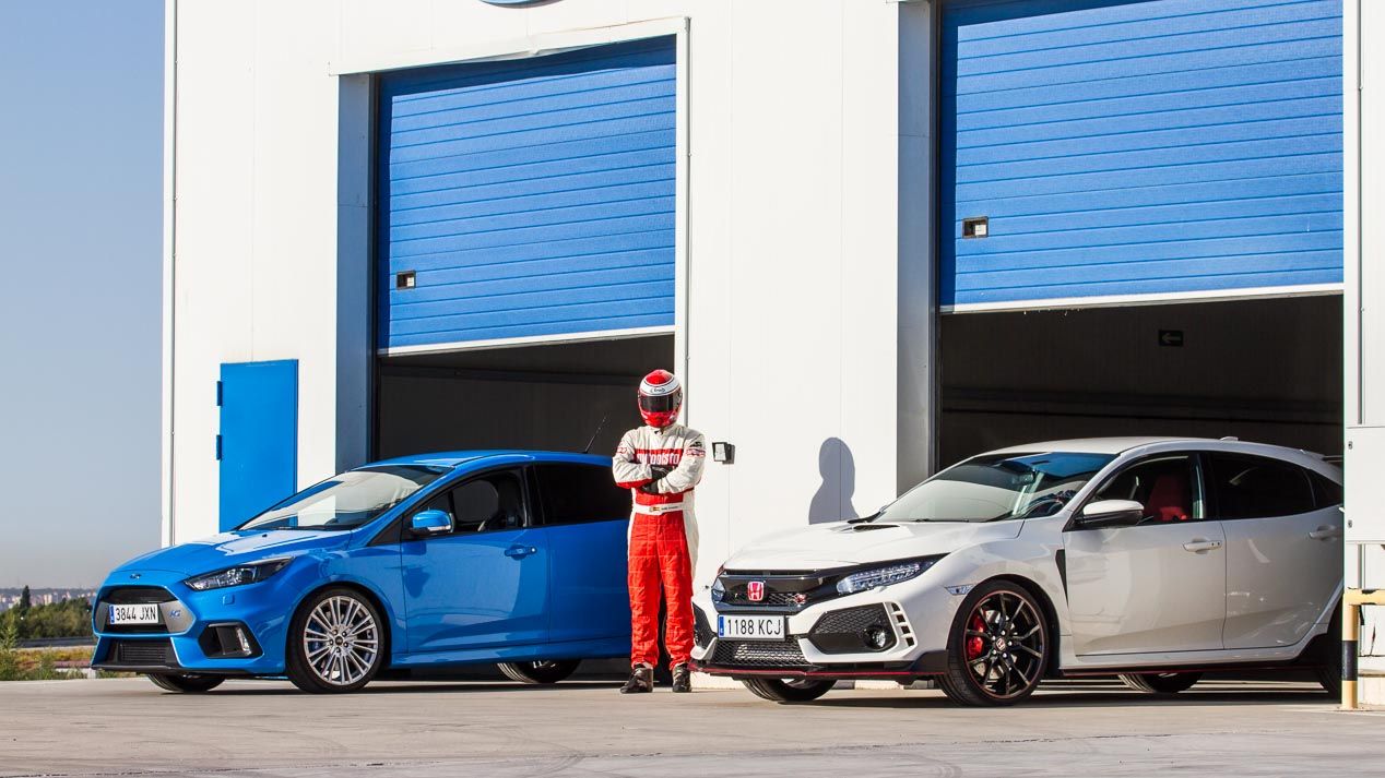 Ford Focus RS vs Honda Civic Type R: El compacto más rápido