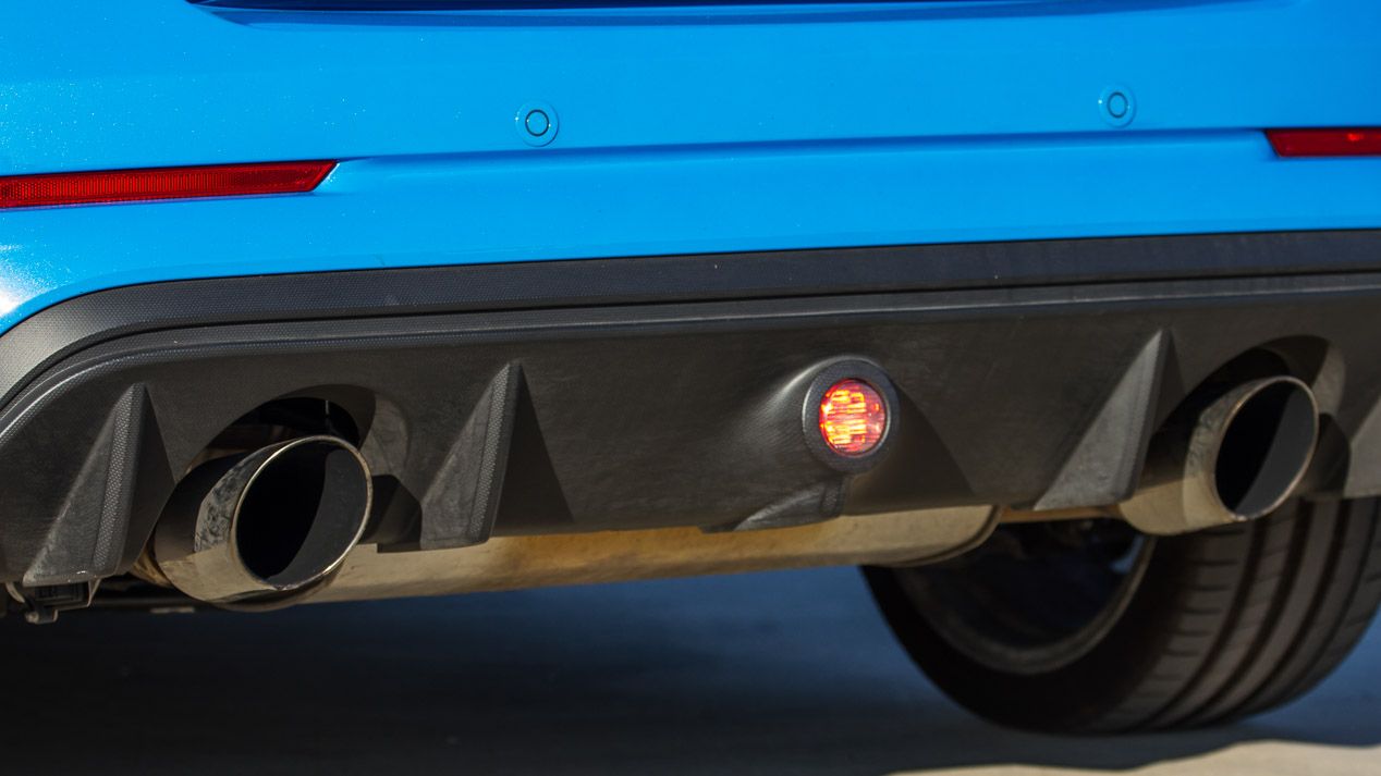 Ford Focus RS vs Honda Civic Type R: El compacto más rápido