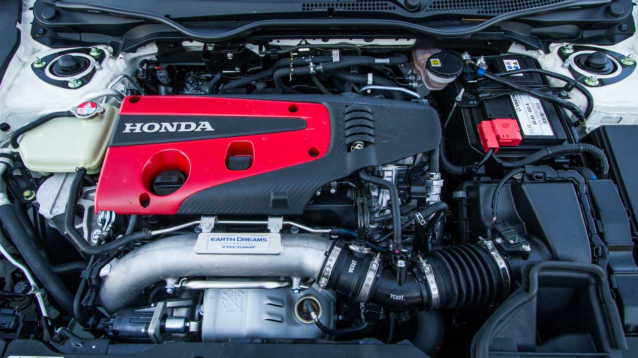 Ford Focus RS vs Honda Civic Type R: El compacto más rápido