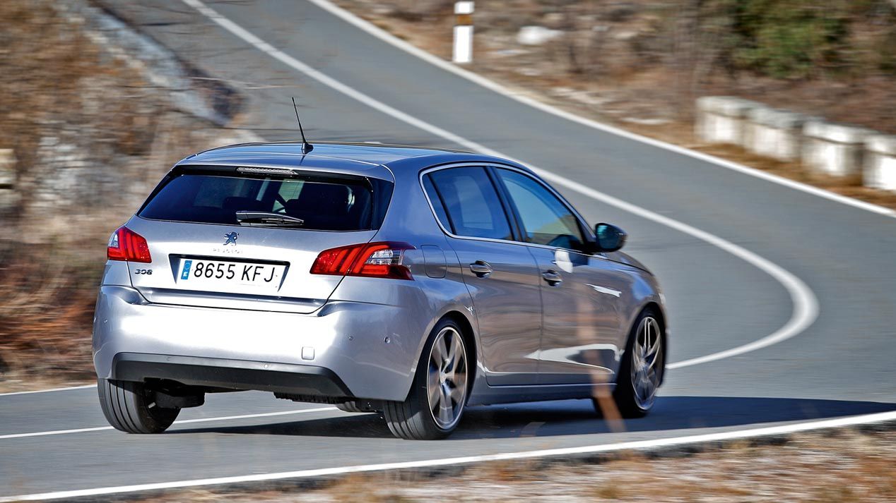 Opel Astra 1.6 CDTi, Peugeot 308 1.5 BlueHDi, Renault Mégane 1.6 dCi, Seat León 1.6 TDI, Volkswagen Golf 1.6 TDI ¿cuál es mejor?