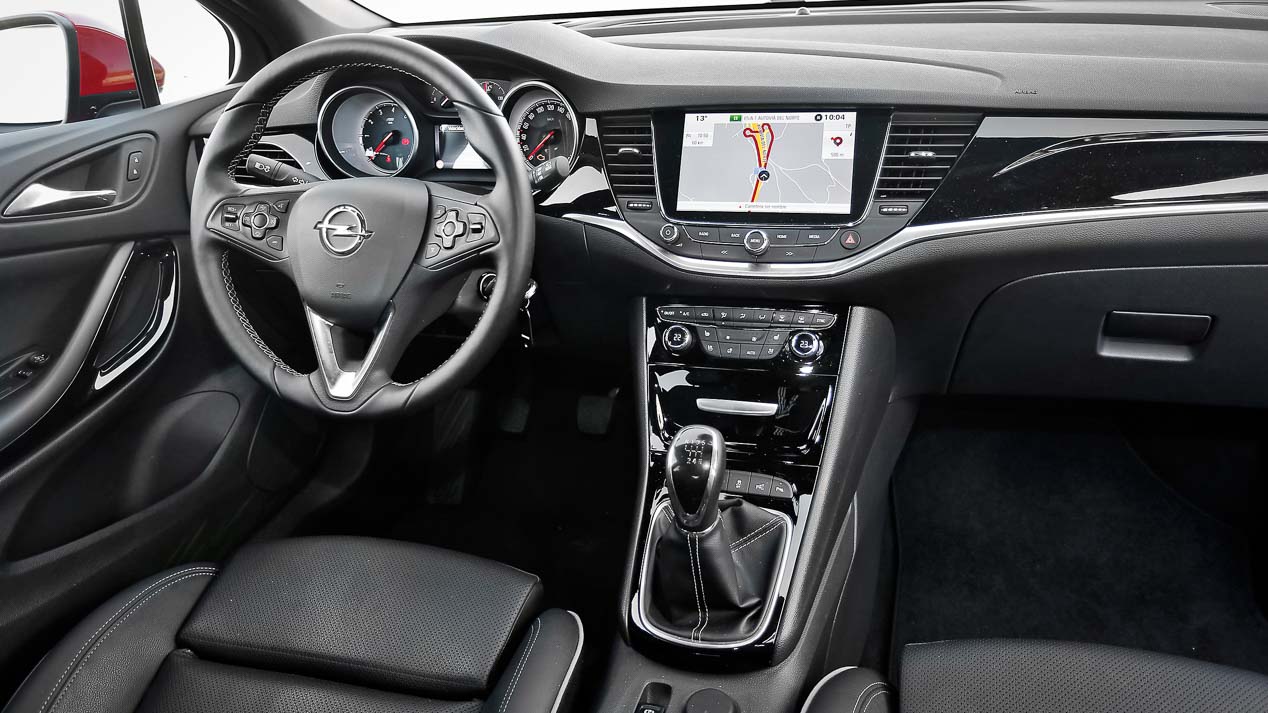 Opel Astra 1.6 CDTi, Peugeot 308 1.5 BlueHDi, Renault Mégane 1.6 dCi, Seat León 1.6 TDI, Volkswagen Golf 1.6 TDI ¿cuál es mejor?