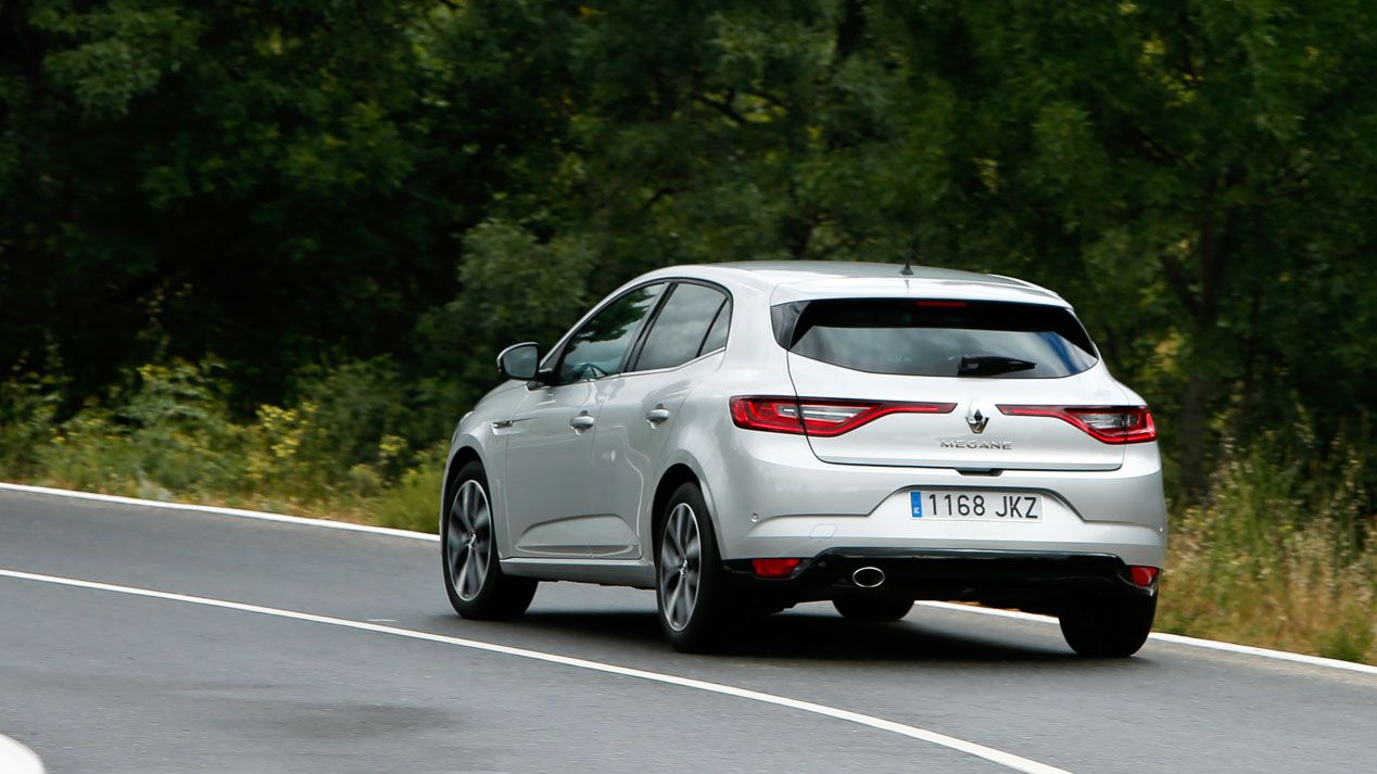 Opel Astra 1.6 CDTi, Peugeot 308 1.5 BlueHDi, Renault Mégane 1.6 dCi, Seat León 1.6 TDI, Volkswagen Golf 1.6 TDI ¿cuál es mejor?