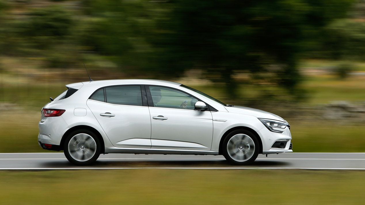Opel Astra 1.6 CDTi, Peugeot 308 1.5 BlueHDi, Renault Mégane 1.6 dCi, Seat León 1.6 TDI, Volkswagen Golf 1.6 TDI ¿cuál es mejor?