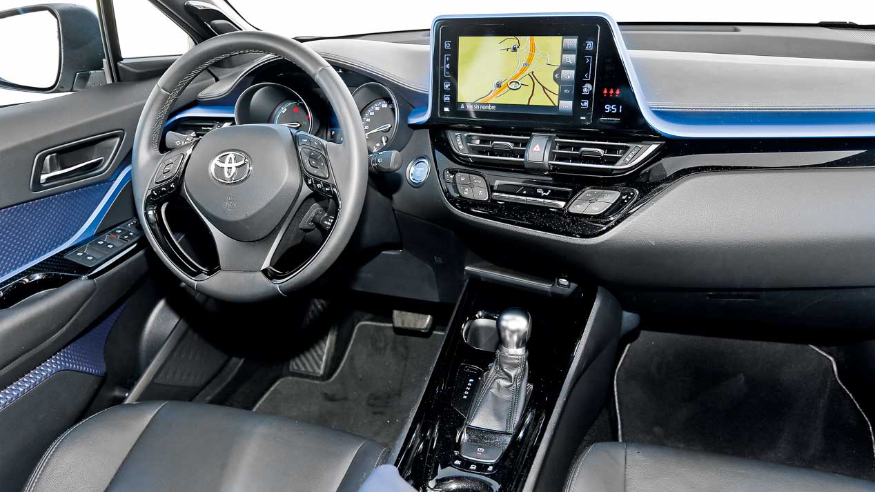 Comparativa Mercedes GLA 180 vs Toyota C-HR