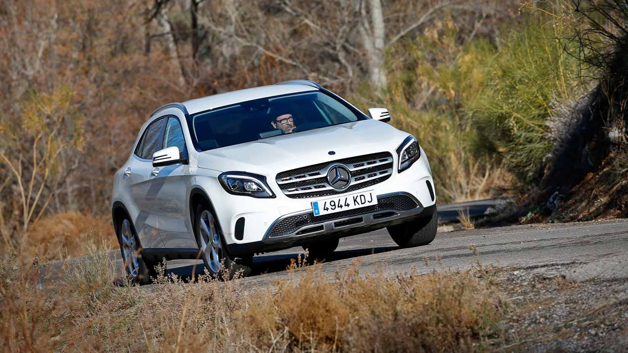 Comparativa Mercedes GLA 180 vs Toyota C-HR