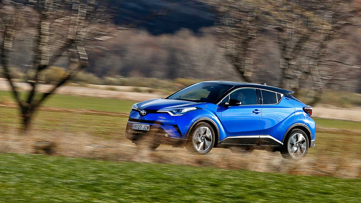Comparativa Mercedes GLA 180 vs Toyota C-HR