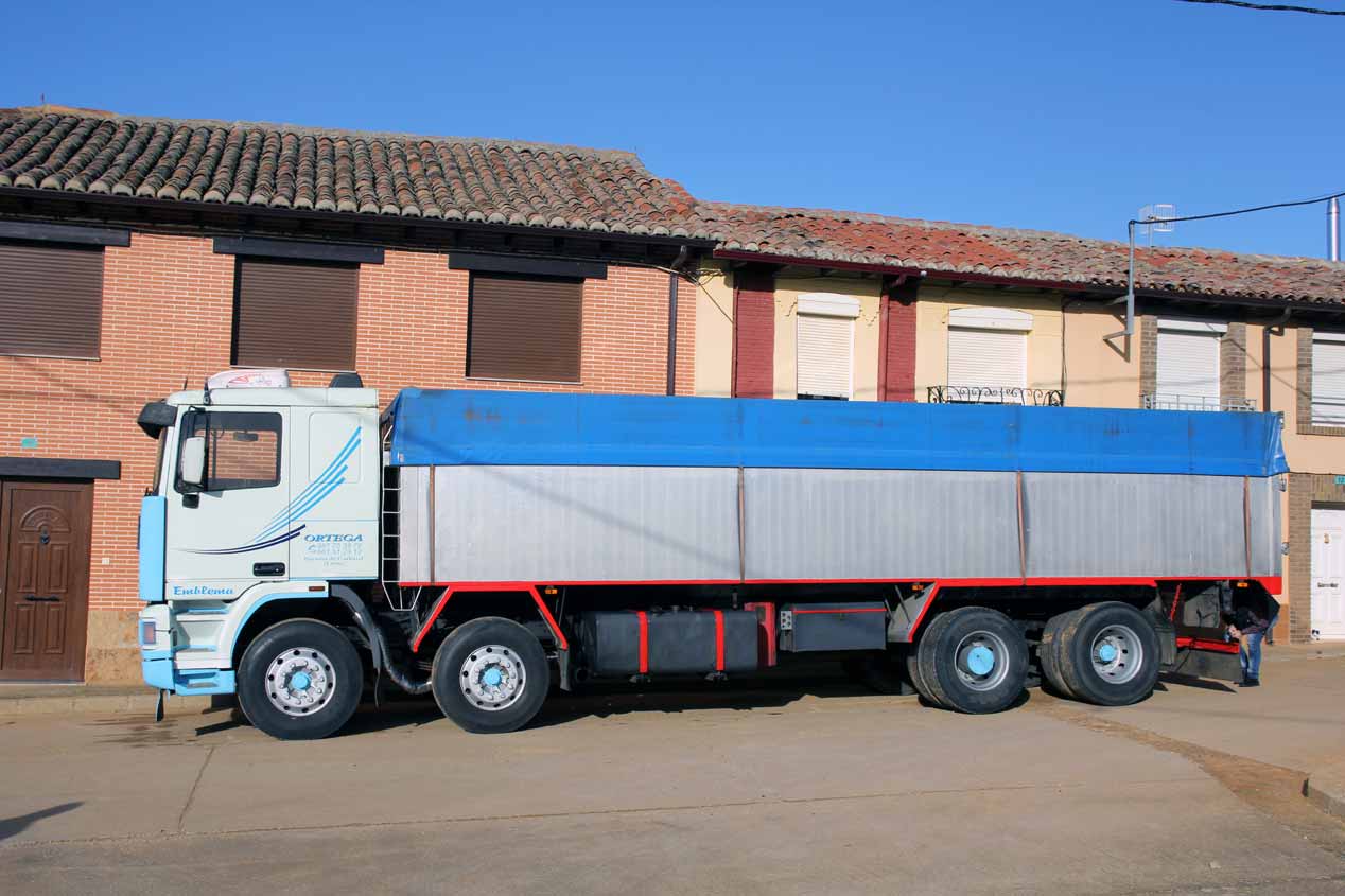 A prueba el camión Pegaso Troner 1440.38 TS "cuatro patas"
