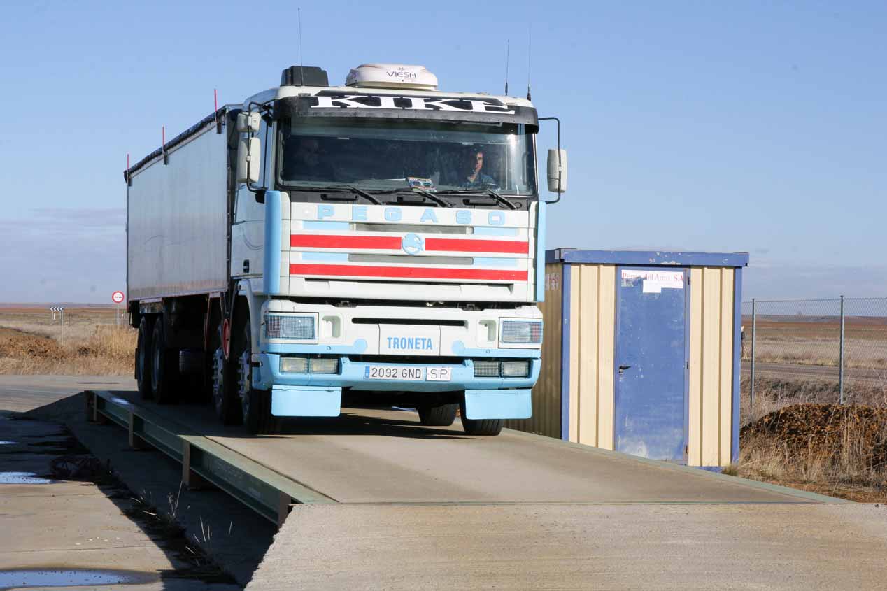 A prueba el camión Pegaso Troner 1440.38 TS "cuatro patas"