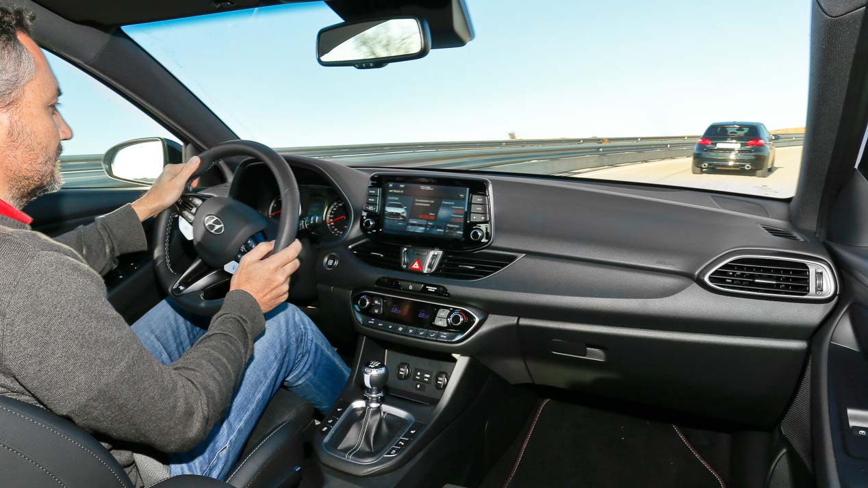 Hyundai i30 N vs Peugeot 308 GTI