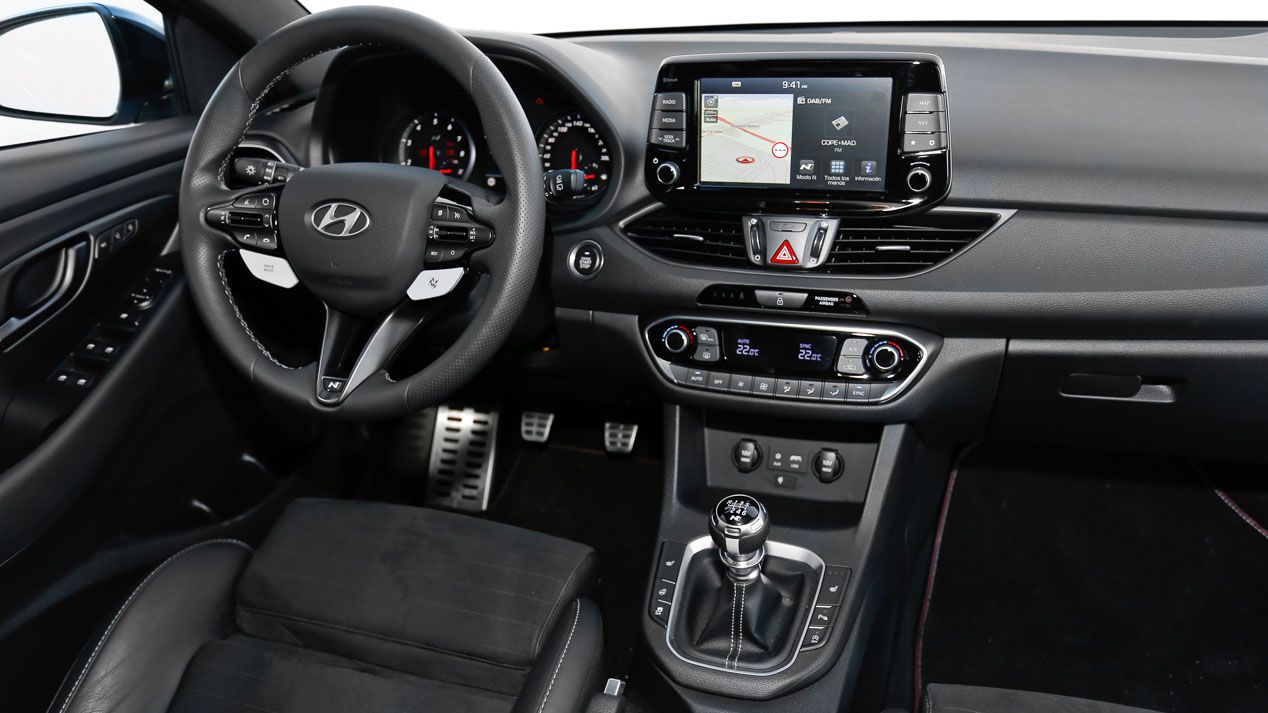 Hyundai i30 N vs Peugeot 308 GTI