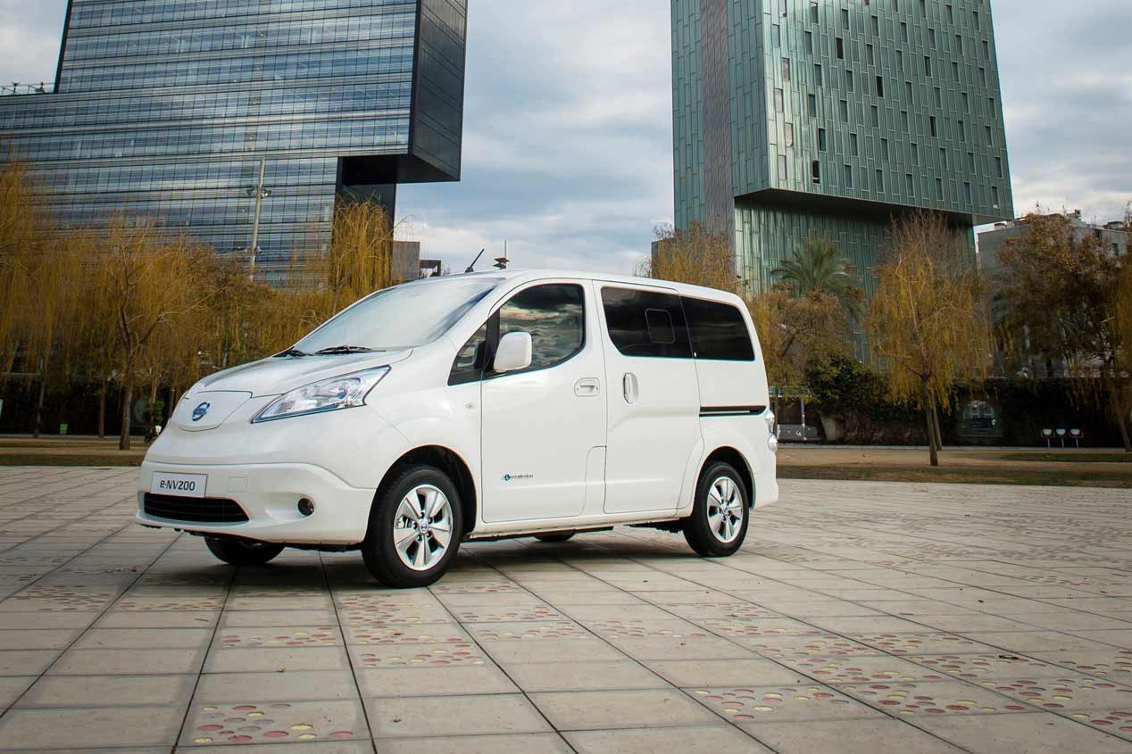 Los coches eléctricos, al alza. ¿Cómo acertar con el seguro?
