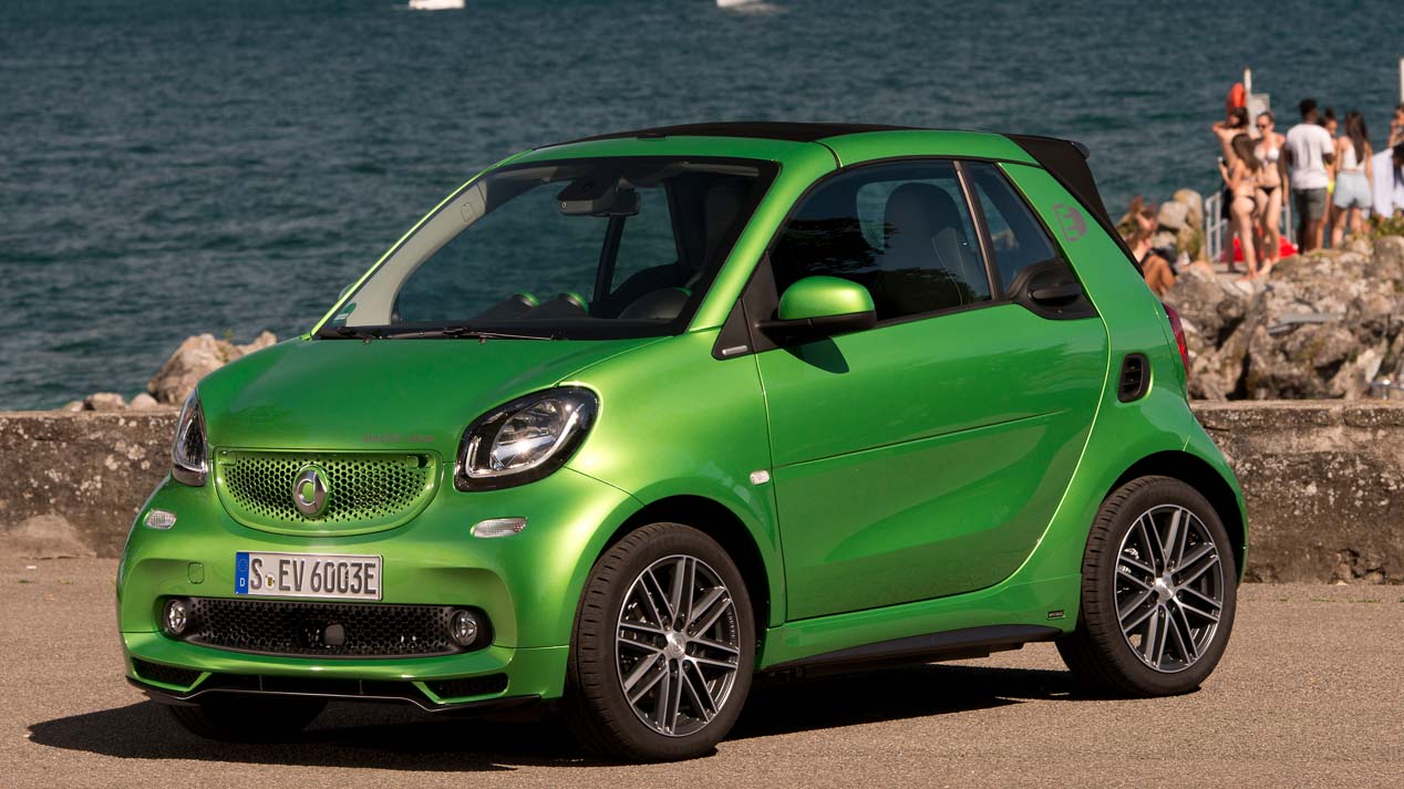Los coches eléctricos, al alza. ¿Cómo acertar con el seguro?