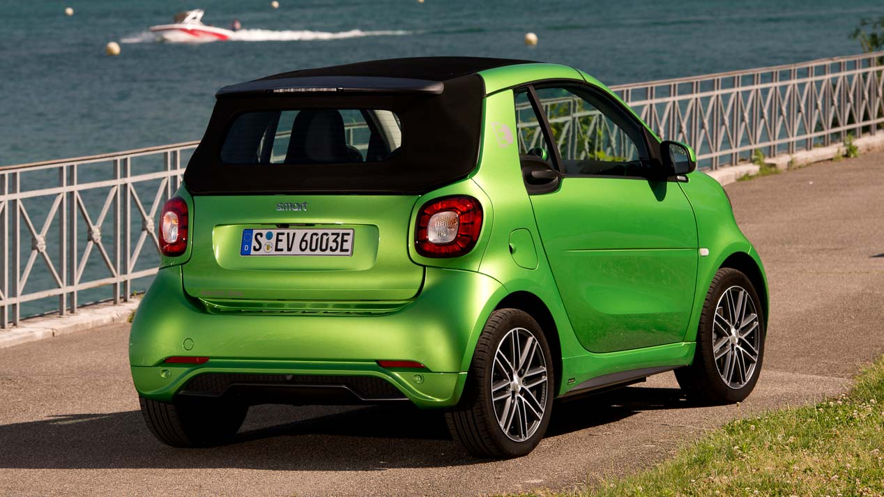 Los coches eléctricos, al alza. ¿Cómo acertar con el seguro?