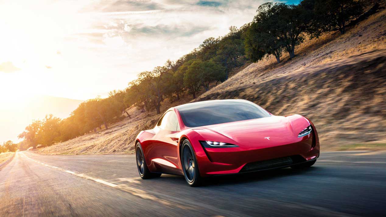 Sí, hay un Tesla Roadster viajando por el espacio