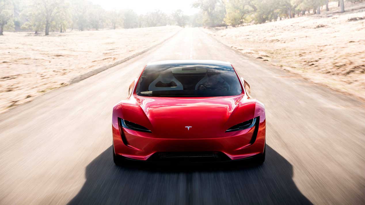 Sí, hay un Tesla Roadster viajando por el espacio