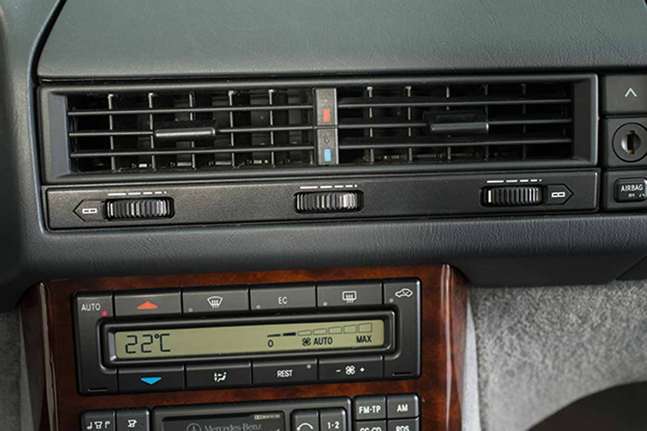 El Mercedes SL 500 (1989-2001), en imágenes