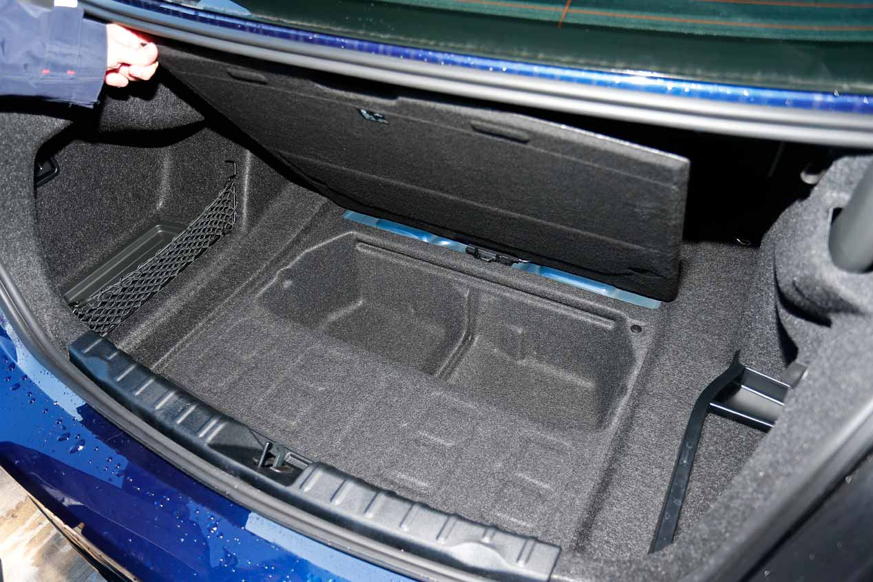Audi A4 y BMW 320: ¿cuál es la mejor berlina de gasolina?
