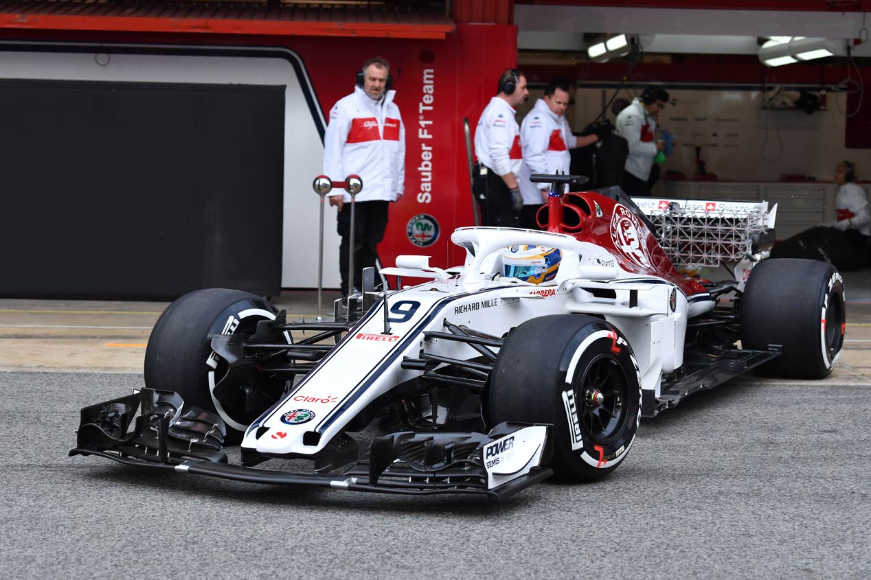 Las mejores imágenes de los primeros test de pretemporada de F1 (lunes)