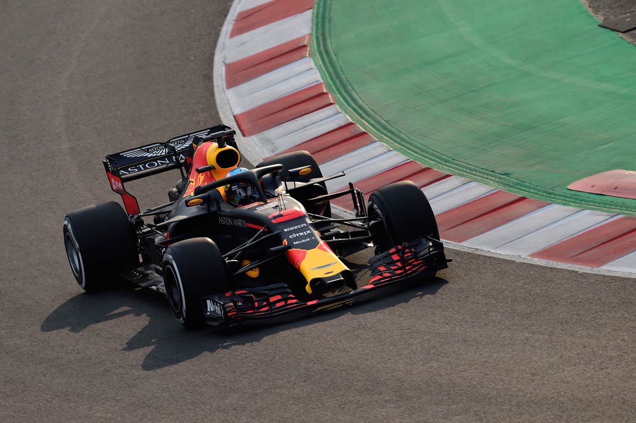 Las mejores imágenes de los primeros test de pretemporada de F1 (lunes)