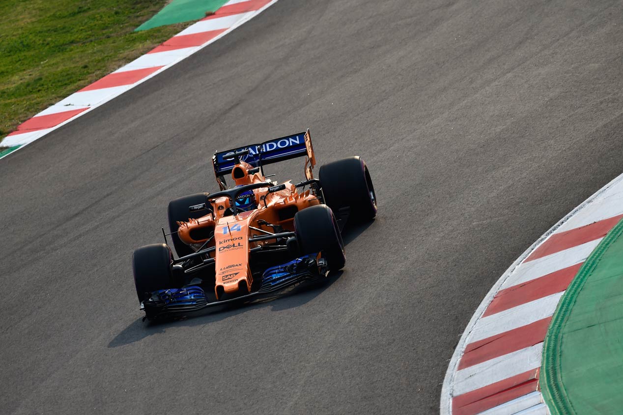 Las mejores imágenes de los primeros test de pretemporada de F1 (lunes)