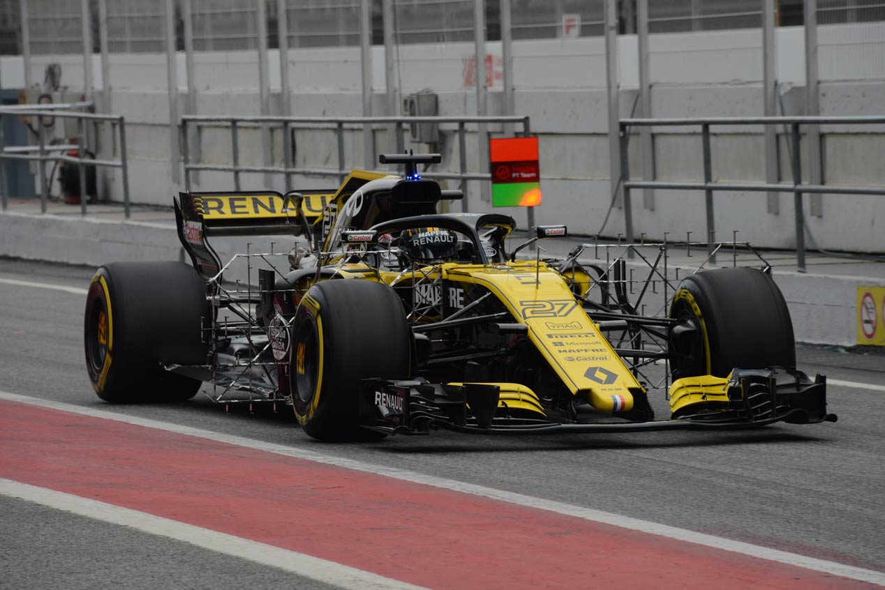 Las mejores imágenes de los primeros test de pretemporada de F1 (lunes)