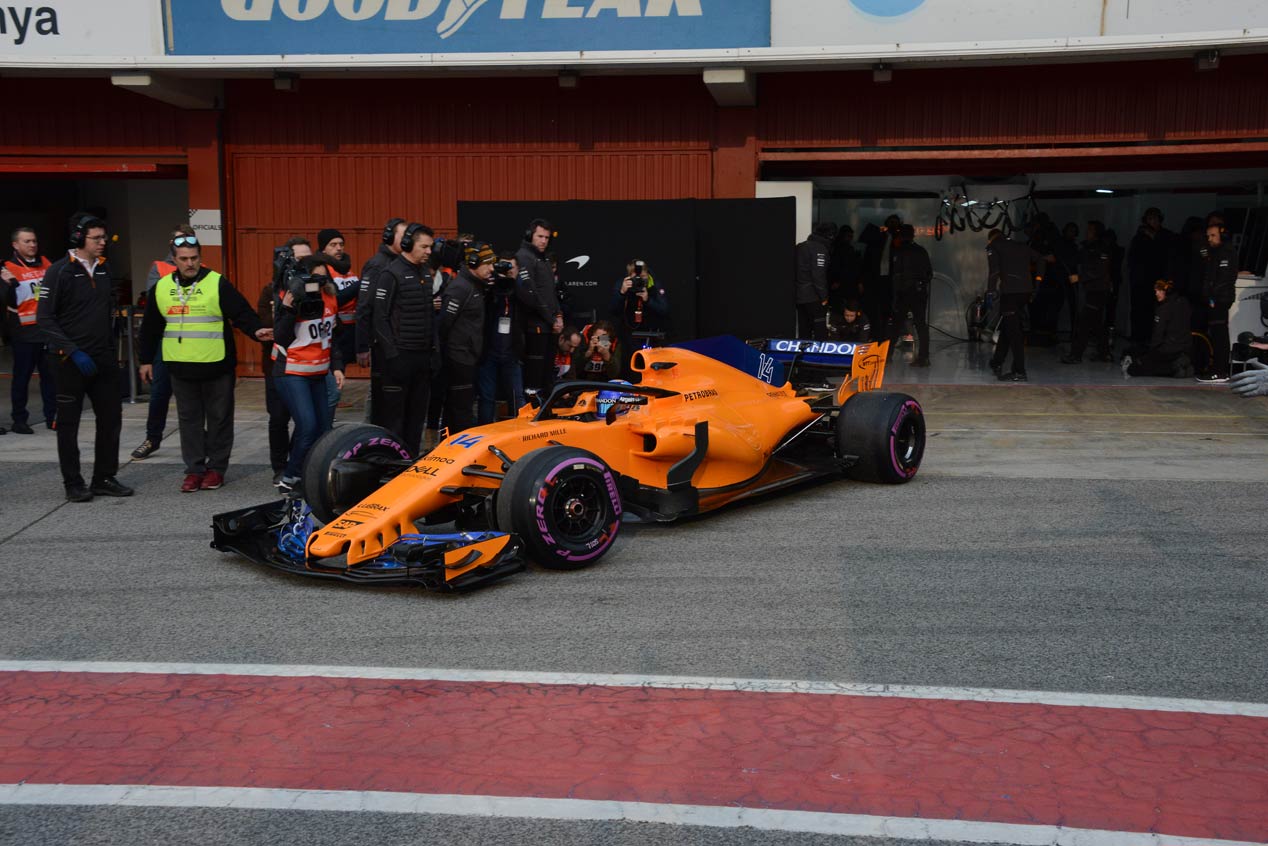 Las mejores imágenes de los primeros test de pretemporada de F1 (lunes)